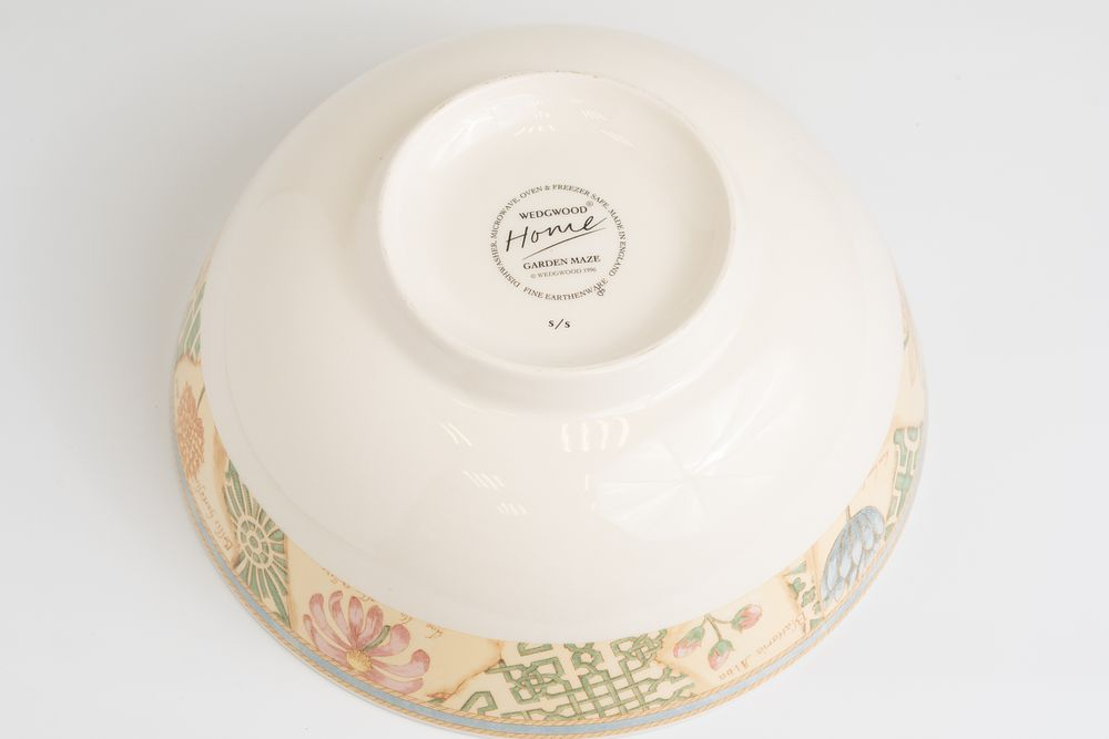 Большой салатник «Садовый лабиринт» (Garden Maze) из серии Wedgwood Home