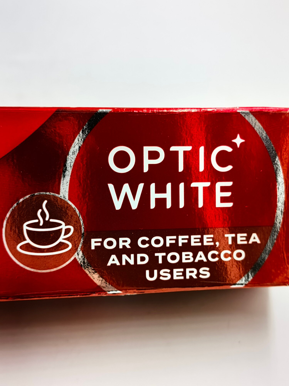 Colgate Optic White Отбеливающая зубная паста для любителей кофе, чая и табака 75 мл