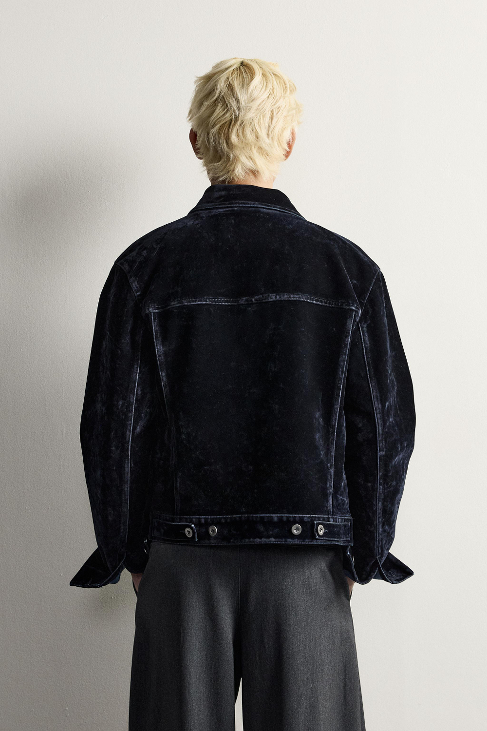 УКОРОЧЕННАЯ ДЖИНСОВАЯ КУРТКА С ФЛОКОМ — ZARA · 8491/801