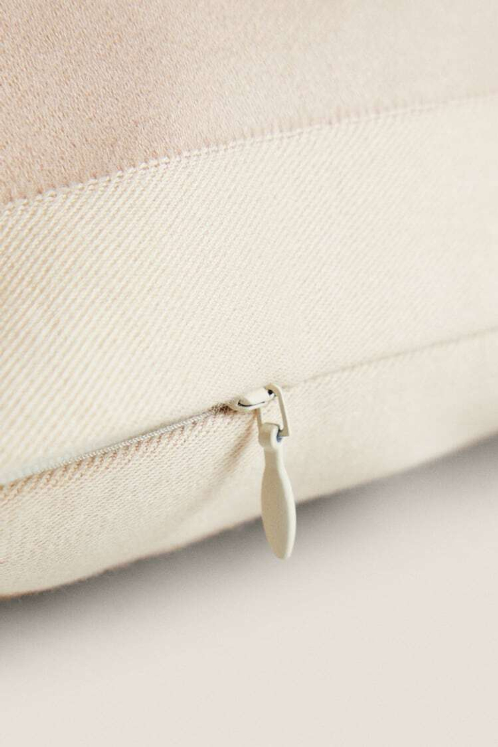 ZARA HOME ЧЕХОЛ ДЛЯ ДЕКОРАТИВНОЙ ПОДУШКИ С КОНТРАСТНОЙ КАЙМОЙ, РОЗОВАТЫЙ