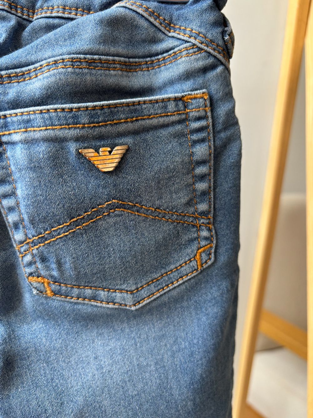 Джинсы Armani , 92