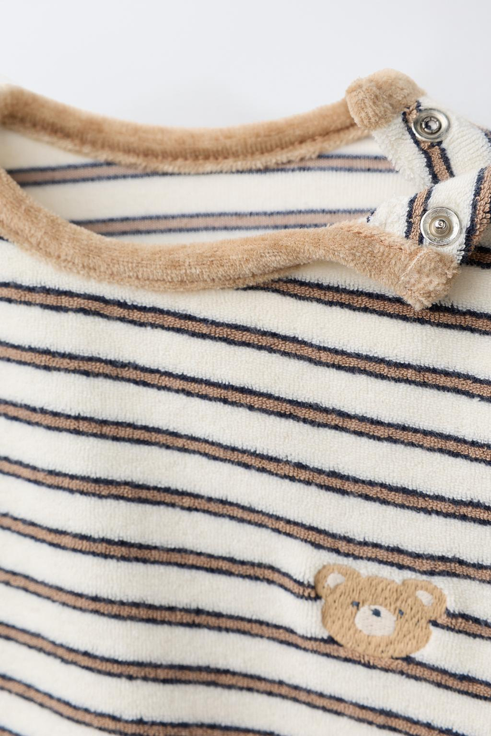 ZARA ПОЛОСАТЫЙ КОМБИНЕЗОН С ВЫШИВКОЙ «МЕДВЕДЬ» И ФАКТУРОЙ ПОД МАХРУ, КОРИЧНЕВЫЙ
