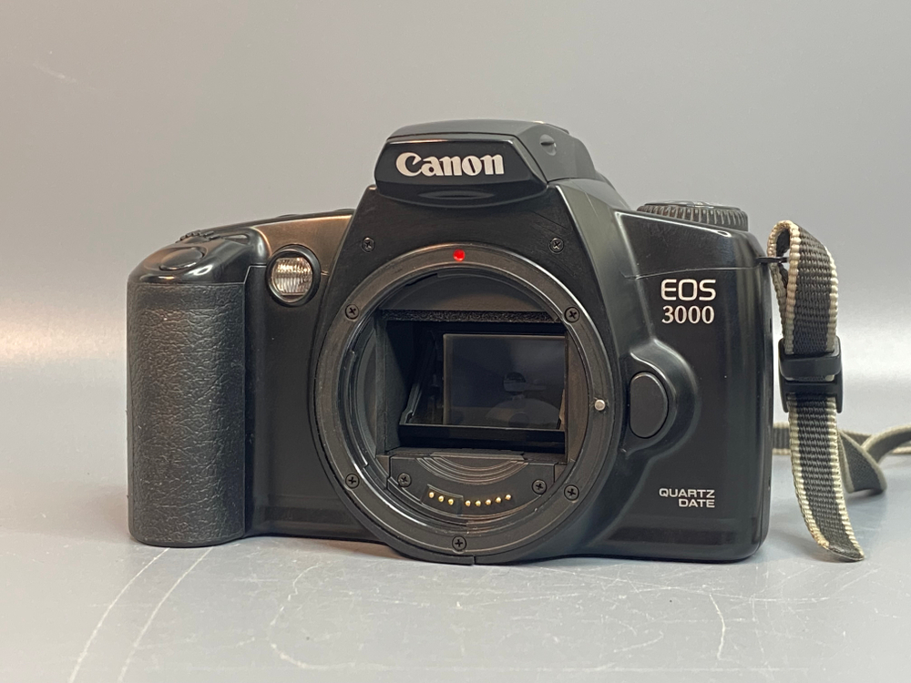 Canon EOS 3000 kit EF 38-76mm 4.5-5.6
