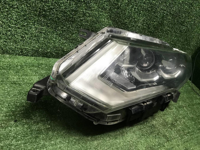 Фара левая Nissan X-Trail T32 (17-22) LED