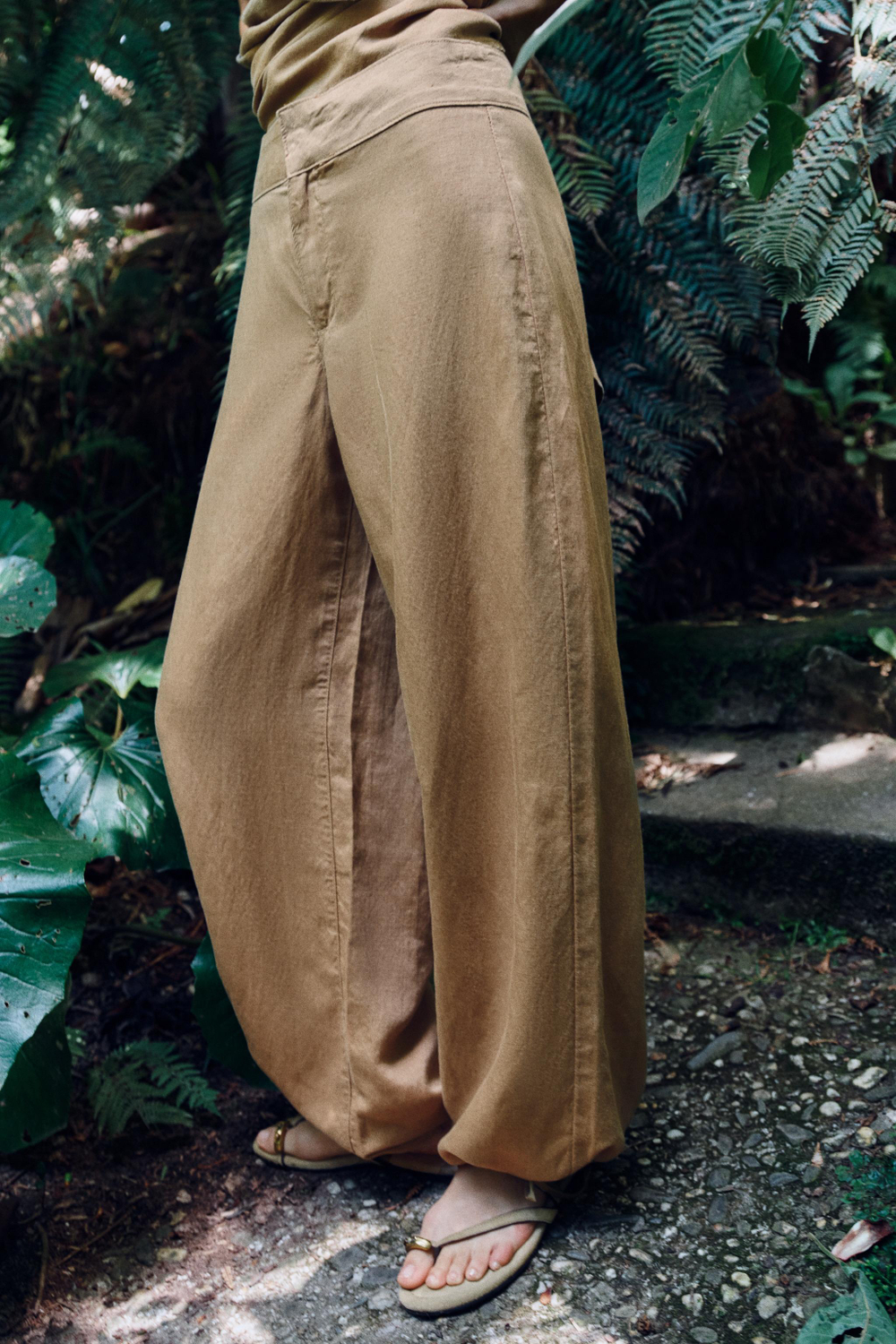 ЛЬНЯНЫЕ БРЮКИ С ШИРОКИМИ ШТАНИНАМИ И ШНУРКАМИ — ZARA