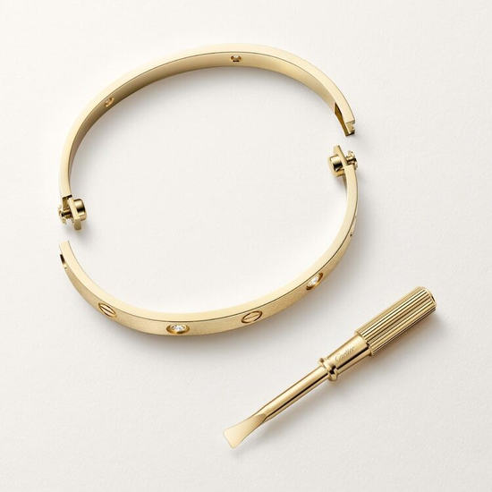 Браслет Cartier LOVE, classic model, 4 бриллианта в желтом золоте