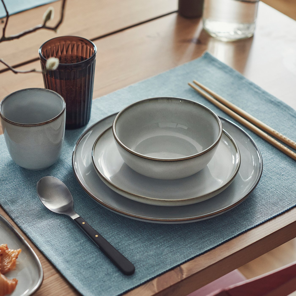 IKEA GLADELIG  (ИКЕА ГЛАДЕЛИГ)  -  Тарелка - серый 25 см