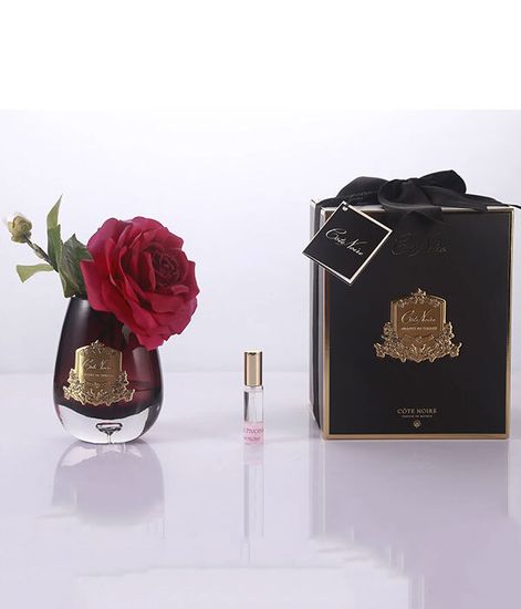 Роза чайная красная в темной вазе, Cote Noire