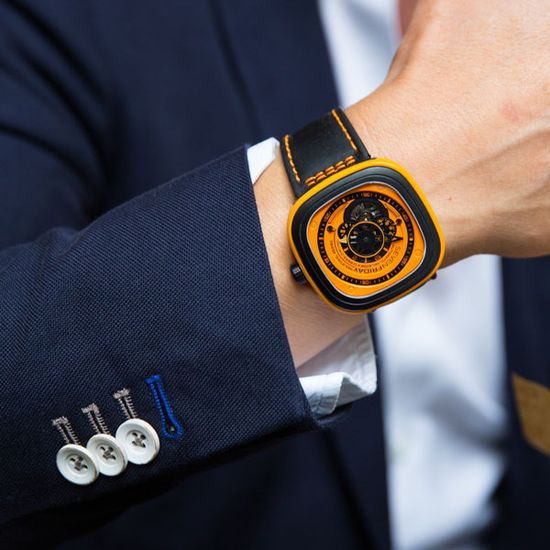 Наручные часы SEVENFRIDAY P1-03 Orange