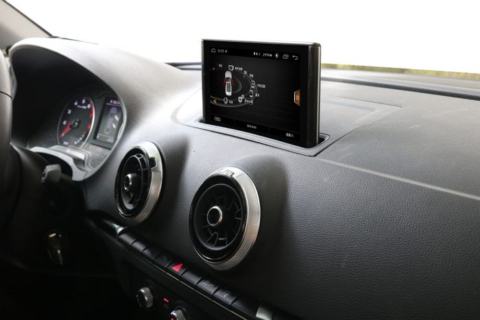 Магнитола для Audi A3 2013-2020 - RDL-9603 выезжающий монитор 7" на Android 12, Быстрая, CarPlay, 4G SIM-слот