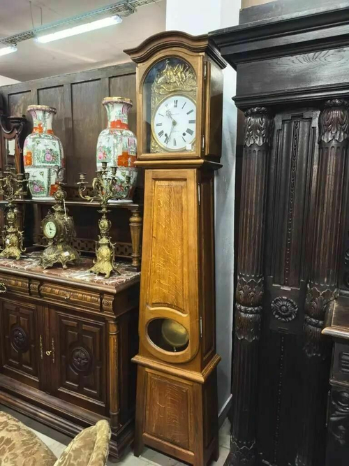 Старинные напольные часы