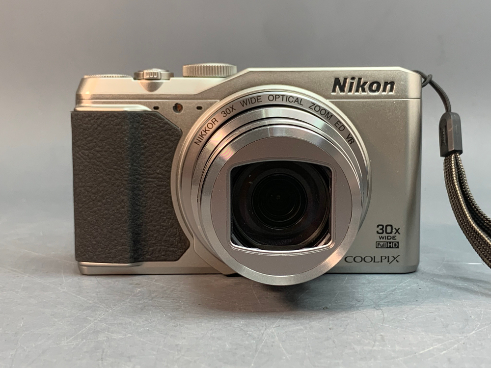 Nikon Coolpix S9900