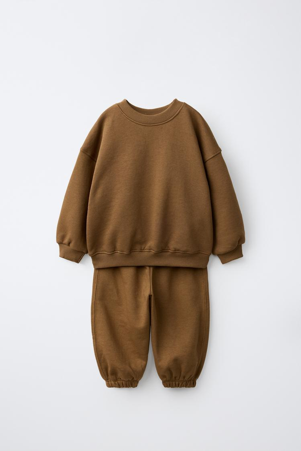 ZARA КОМПЛЕКТ ИЗ ТОЛСТОВКИ И БРЮК-ДЖОГГЕРОВ, КАРАМЕЛЬНЫЙ
