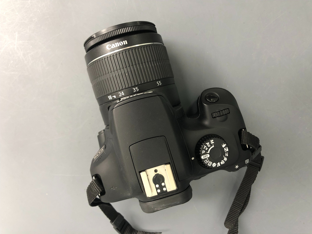 Canon EOS 4000D Kit EF-S 18-55 III (1.300 кадров)