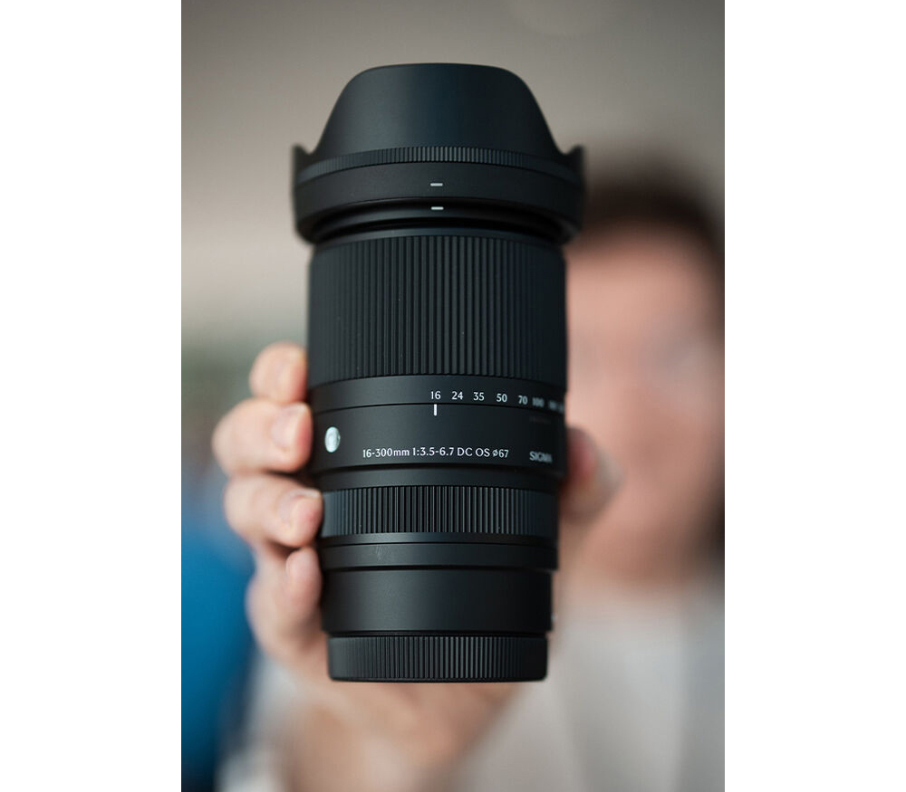 Объектив Sigma 16-300mm f/3.5-6.7 DC OS Contemporary Fujifilm X