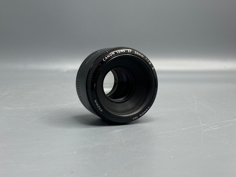 Canon EF 50mm f/1.8 II