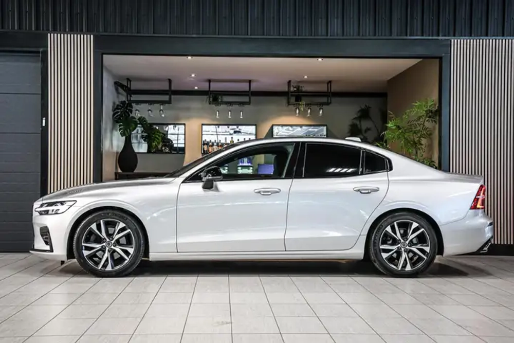 Volvo S60 2.0 B4 Mild R-Design
