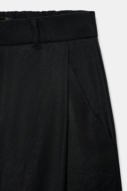 ZARA СТРУЯЩИЕСЯ БРЮКИ СО СКЛАДКАМИ, ЧЕРНЫЙ