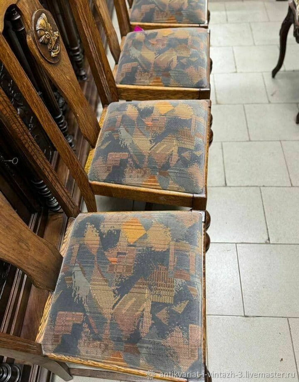 Старинные стулья