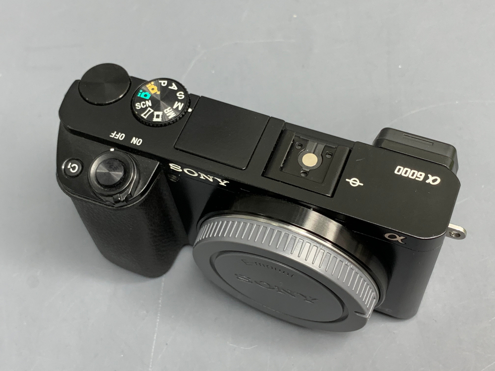 Sony A6000 22.800 кадров