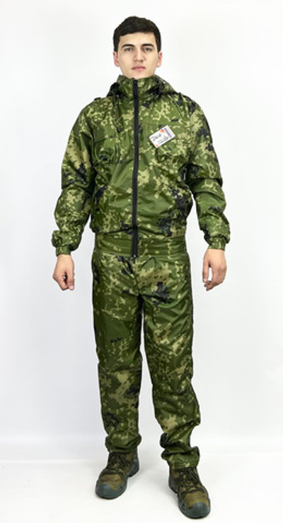 Камуфляжный костюм с капюшоном