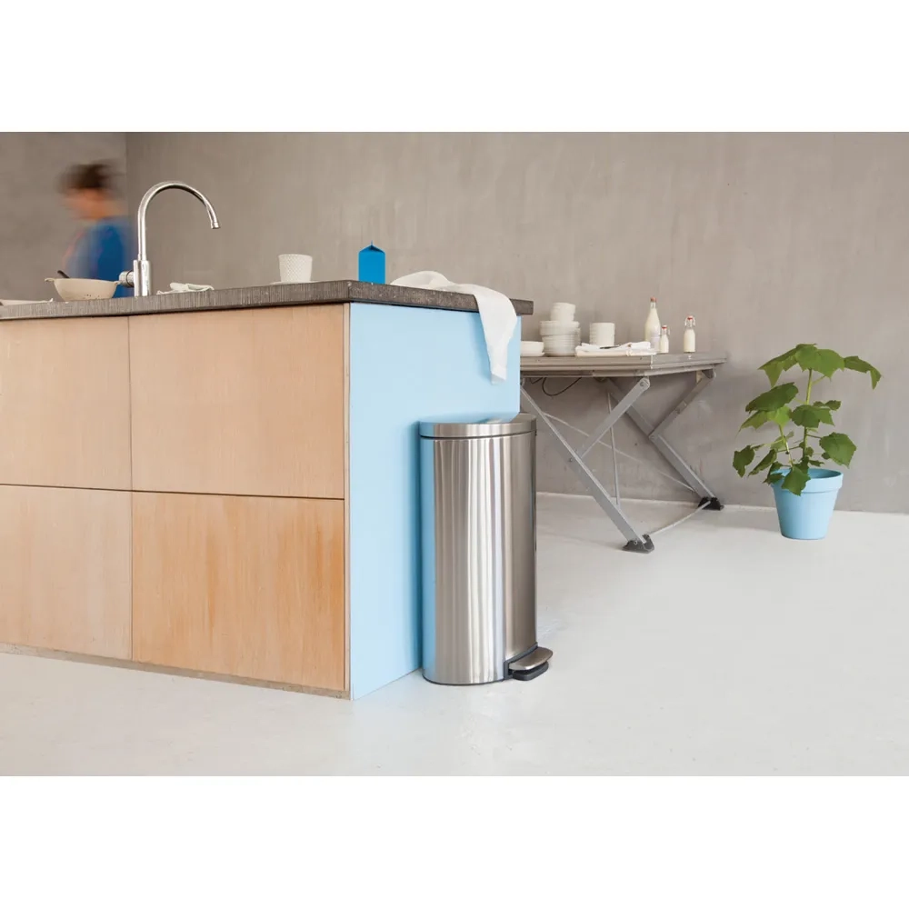 Brabantia Контейнер для мусора с плоской спинкой 30 л EAN 8710755482021