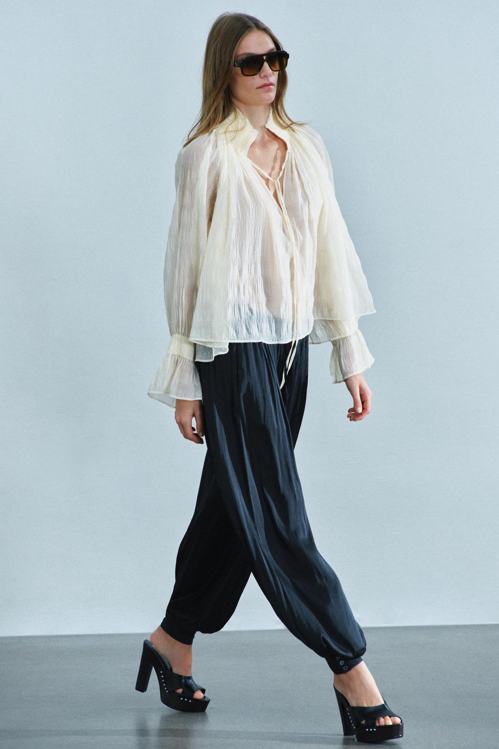 ZARA АТЛАСНЫЕ БРЮКИ-БАЛЛОНЫ — ZW COLLECTION, ЧЕРНЫЙ