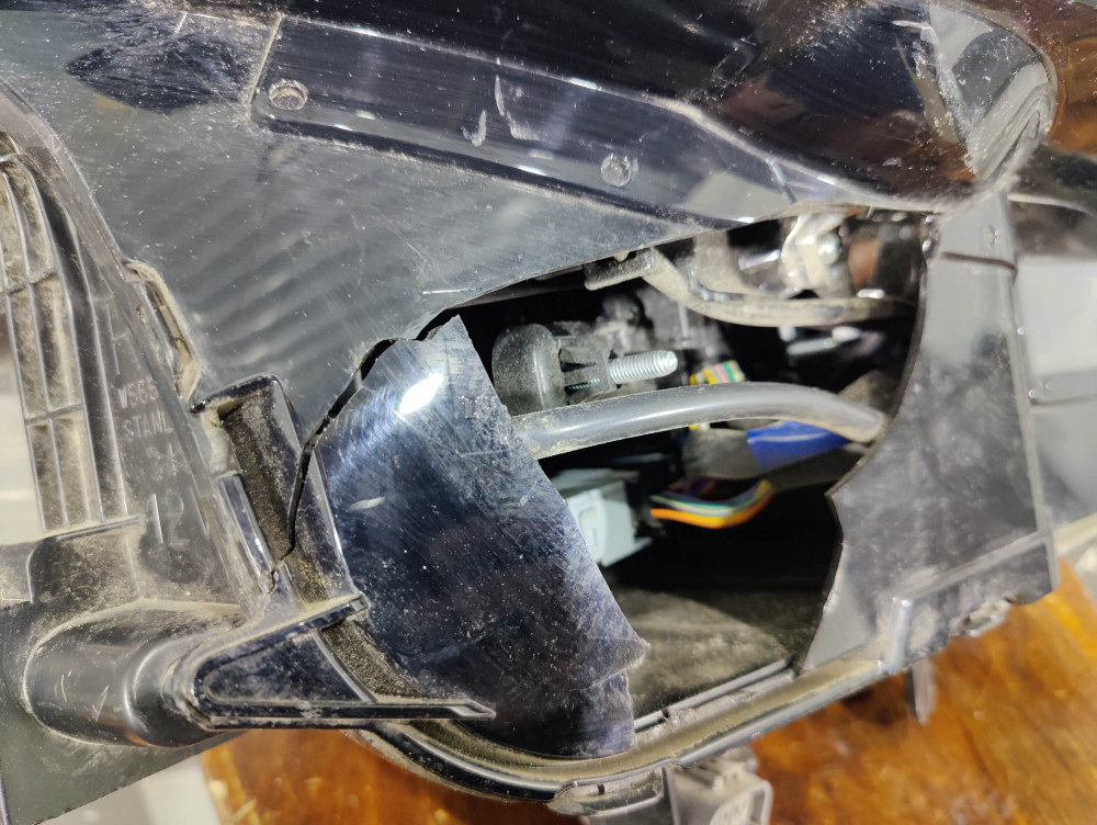 Фара правая LED Mazda CX-30 19-нв Б/У Оригинал DFR751030
