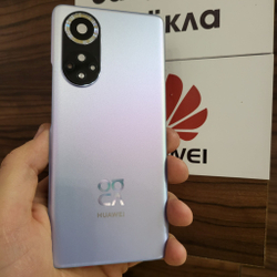 Крышка для Huawei Nova 9 оригинальная (заднее стекло) цвет: голубой-серебристый
