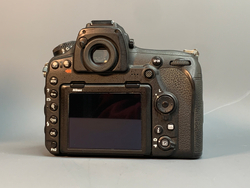 Nikon D850 21.975 кадров