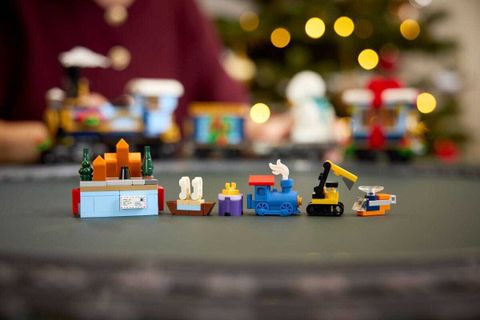 Конструктор LEGO Icons 10361 Holiday Express Train