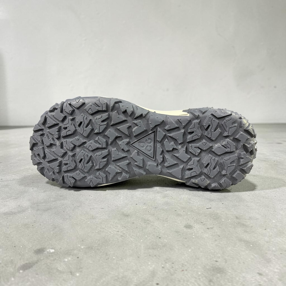 Nike Acg Mountain Fly 2 Low  Gore-Tex • Cream Gray