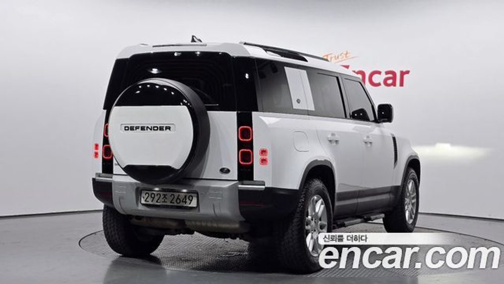 Land Rover Defender 110 D240 S — 2020