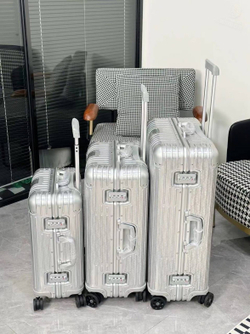 Чемодан Rimowa х Christian Dior Aluminium