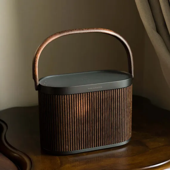 Bang &amp; Olufsen Beosound A5 Dark Oak