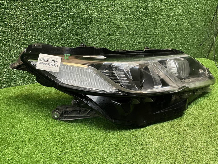 Фара правая Toyota Camry xv70 (2017-н.в.) LED