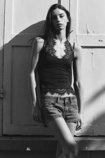 ZARA ТОП С ГОРЛОВИНОЙ ХАЛТЕР И КРУЖЕВОМ, ЧЕРНЫЙ