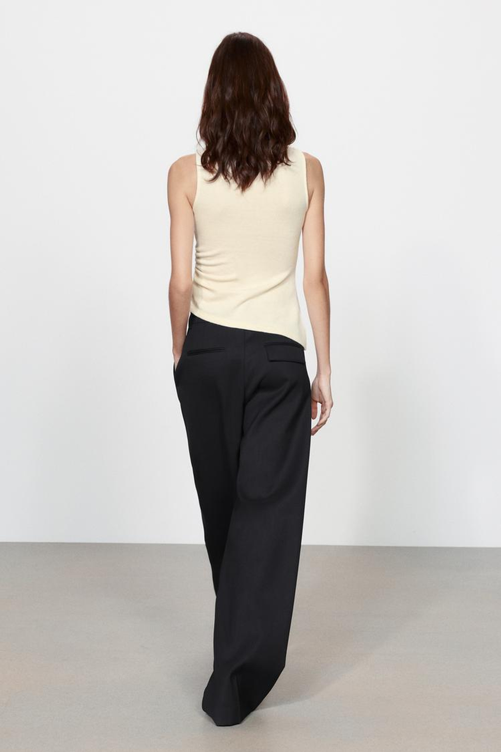 ZARA ТОП С ВОРОТНИКОМ-СТОЙКОЙ, ЦВЕТ СЛОНОВОЙ КОСТИ