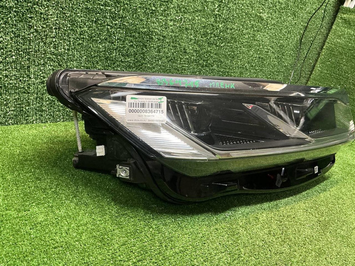 Фара правая VW Touareg 3 (2018-2023) LED