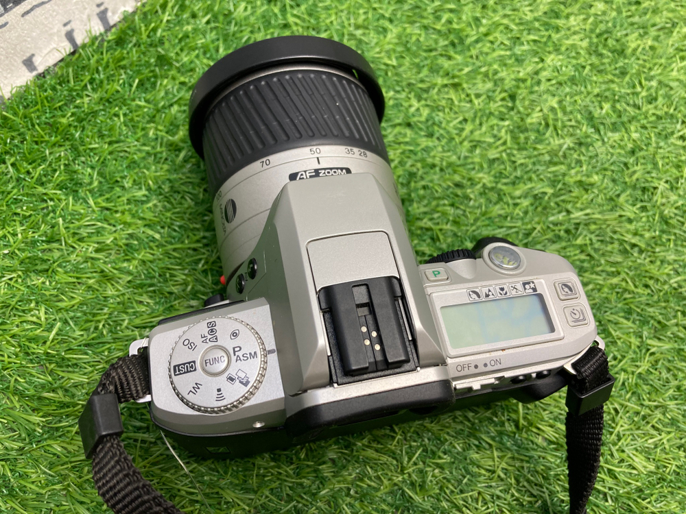 Minolta Dynax 4 + 28-100mm 3.5-5.6D