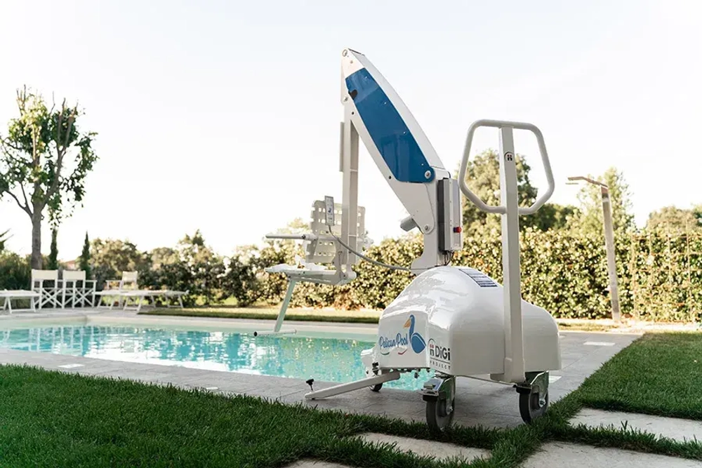 Подъемник для бассейна PELICAN POOL (мобильный, автономный, высокий борт)
