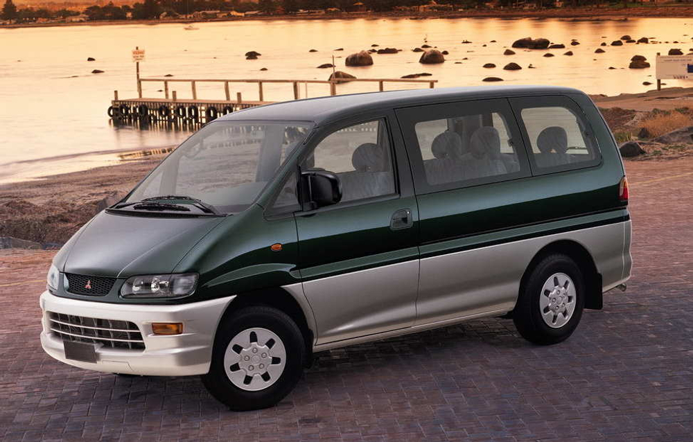 Арка правая Mitsubishi Delica Space Gear, Mitsubishi L400 1994-2007