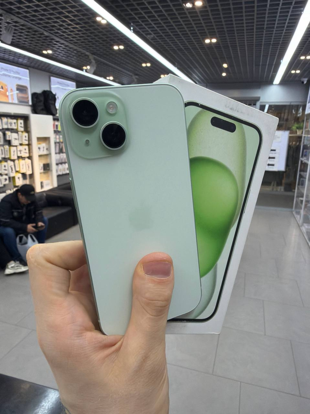 Apple iPhone 15 128Gb Green Б/У