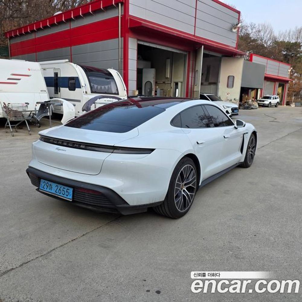 Porsche Taycan Base — 2023