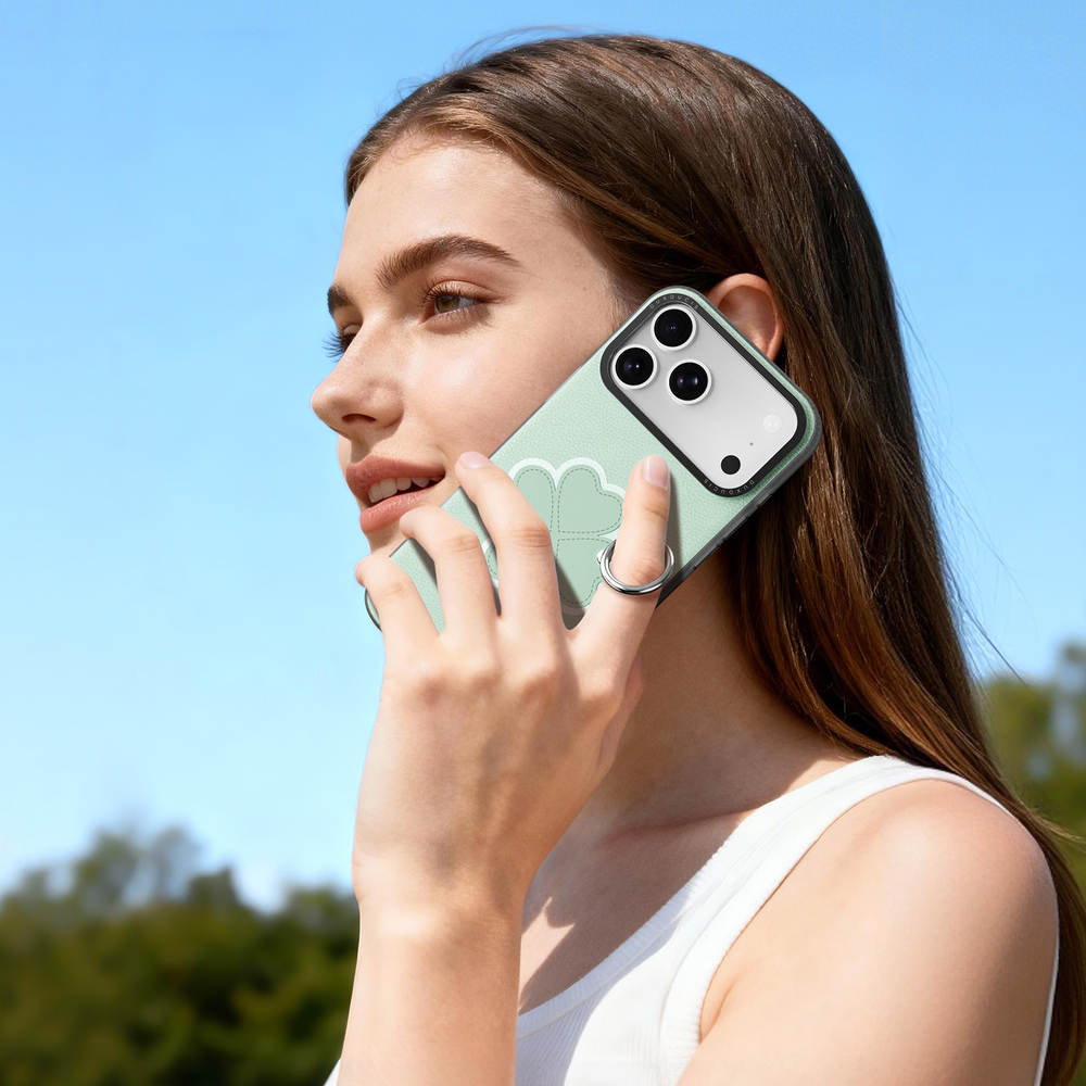 Чехол зеленого цвета (Clover Edition) для iPhone 17 Pro Max, серия Luvy Series (со съемным ремешком) от Dux Ducis
