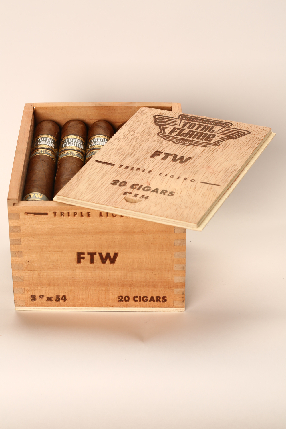 Total Flame FTW Robusto