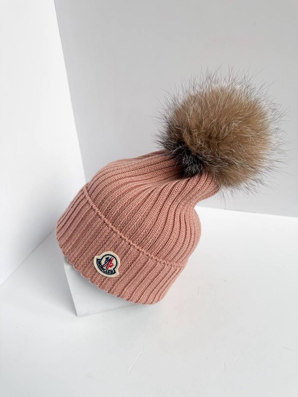 Новая шерстяная шапка Moncler, 104