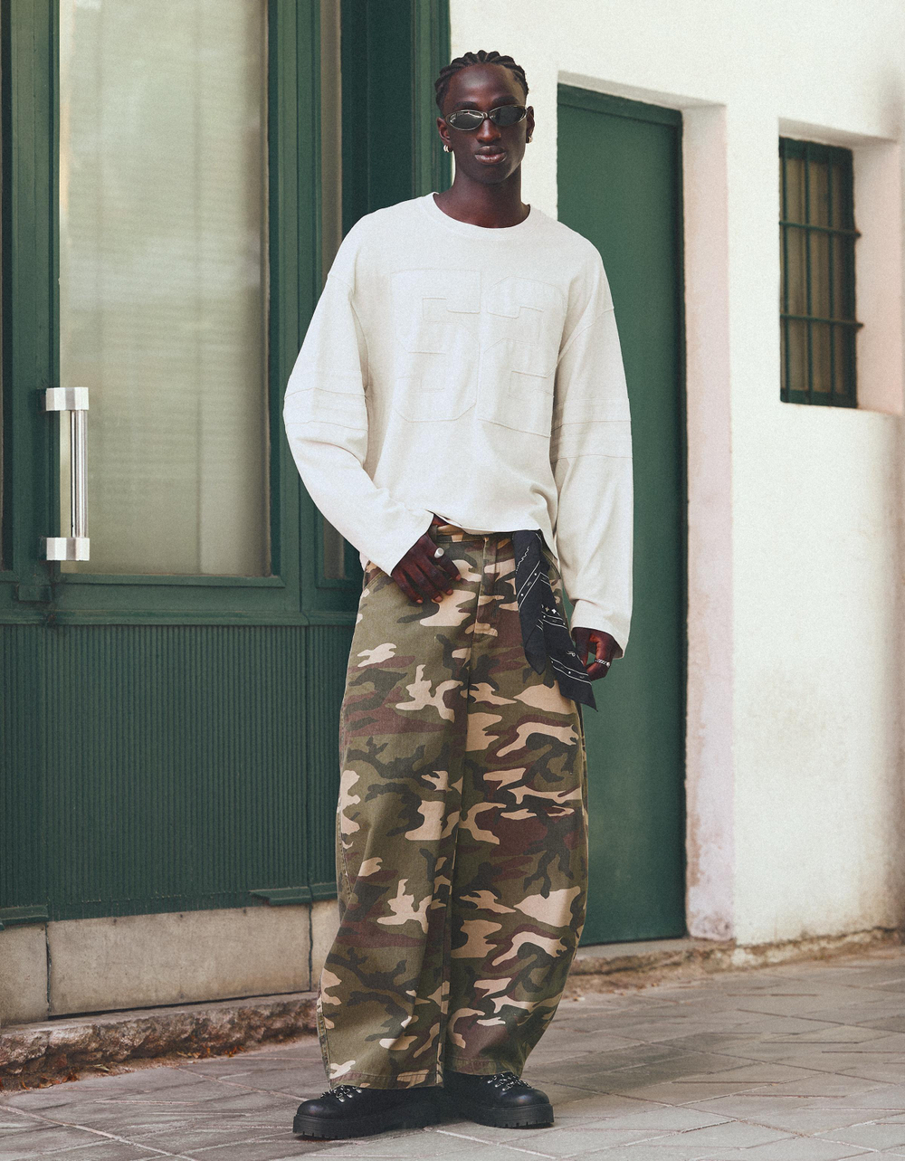 Мужские брюки baggy fit с принтом - BERSHKA