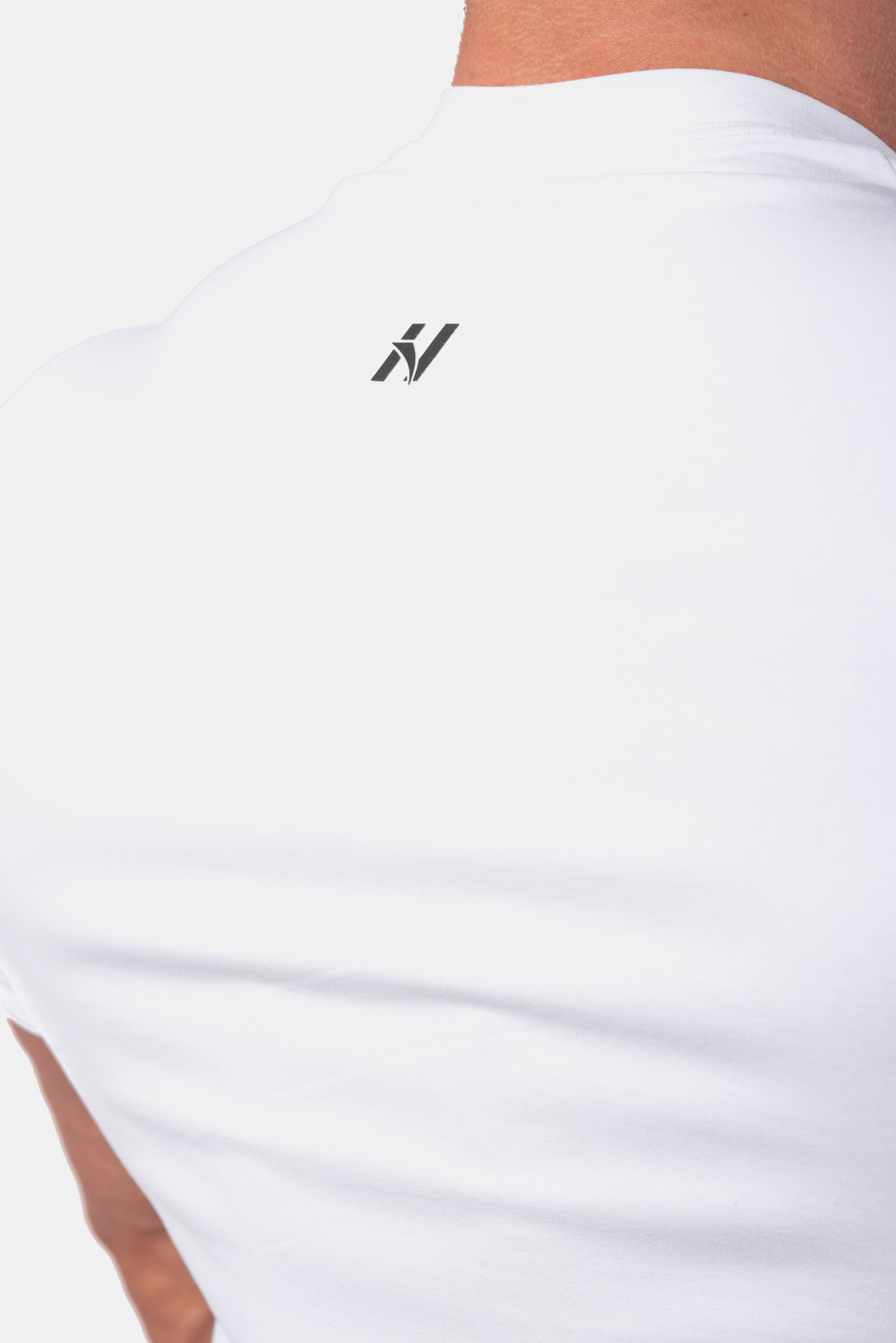 Футболка VERTICAL LOGO NEBBIA T-SHIRT 293 Белая