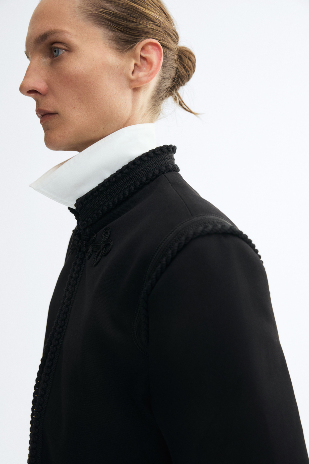 Короткий жакет с плетёной отделкой - H&M